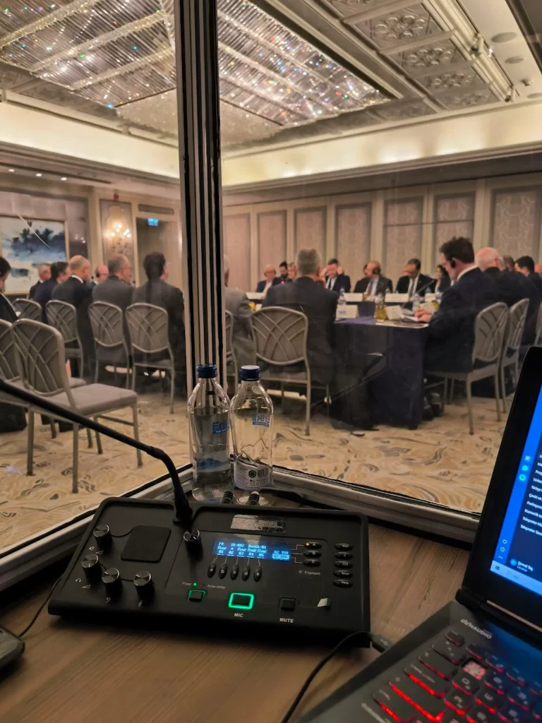 Simultane Tercüme Sürecinin Anatomisi: Kusursuz Bir Organizasyon İçin 8 Adım