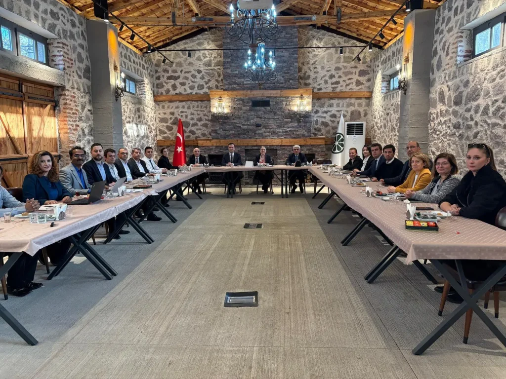 Ardıl Tercümanlıkta Başarının Sırrı: Protokol Kuralları ve Diplomatik Nezaket